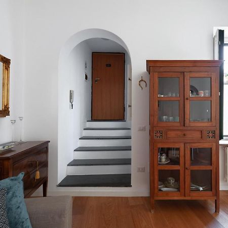 Casa Flo Con Terrazza E Ascensore Salerno Exteriör bild
