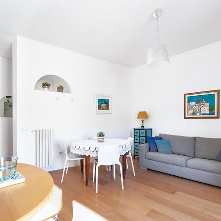 Casa Flo Con Terrazza E Ascensore Salerno Exteriör bild