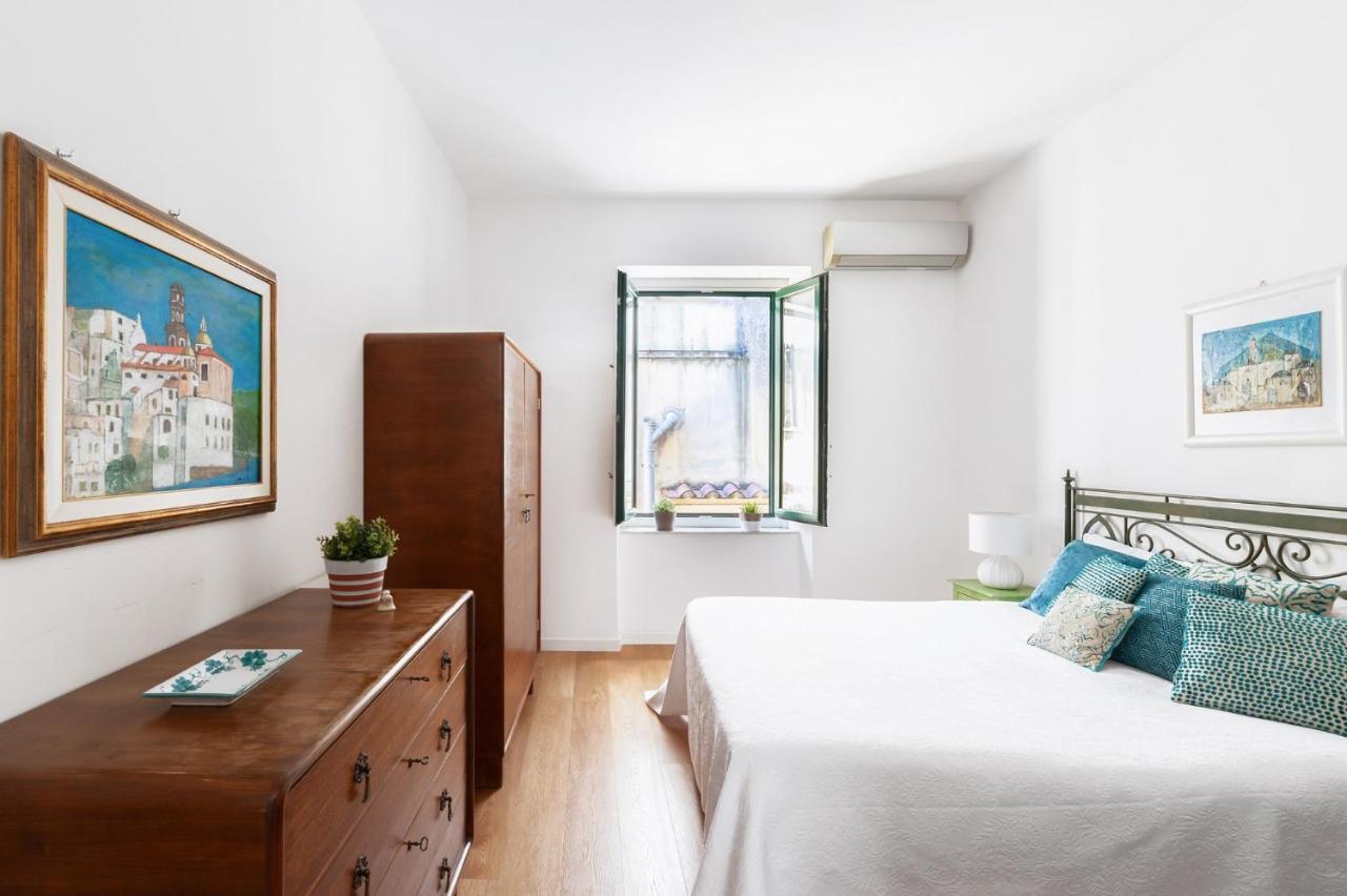 Casa Flo Con Terrazza E Ascensore Salerno Exteriör bild
