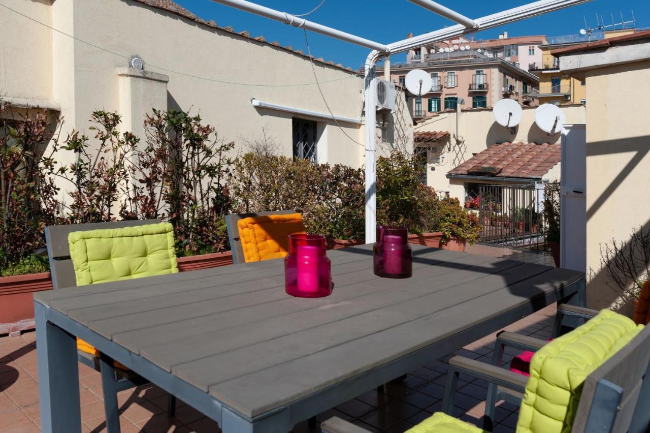 Casa Flo Con Terrazza E Ascensore Salerno Exteriör bild