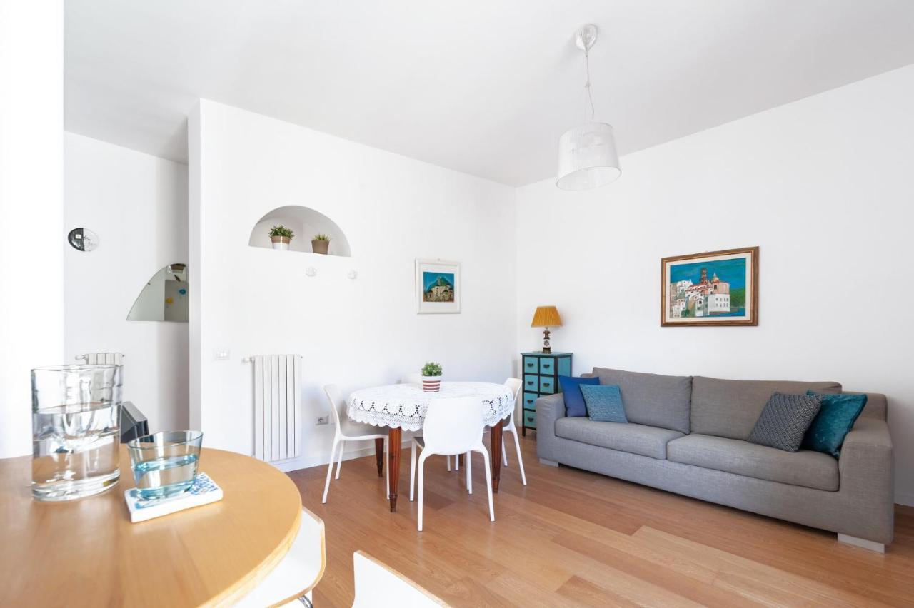 Casa Flo Con Terrazza E Ascensore Salerno Exteriör bild
