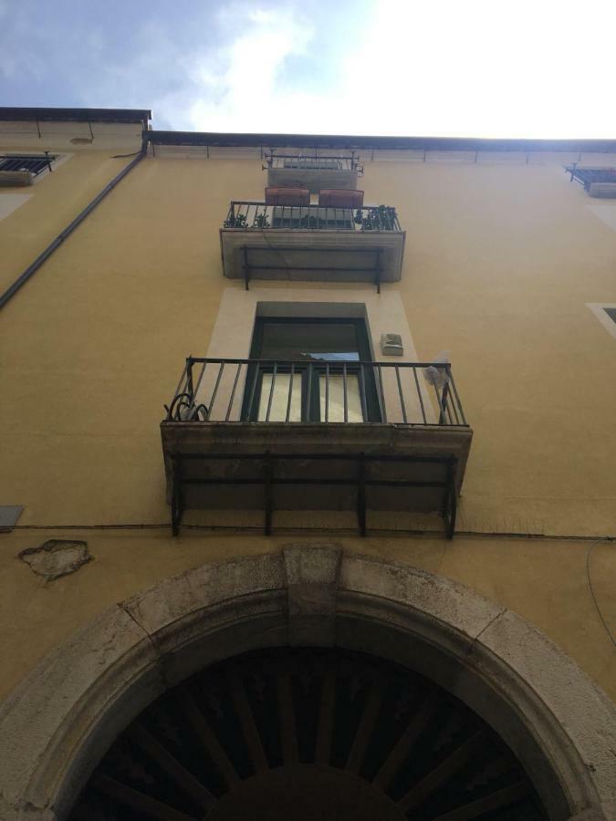 Casa Flo Con Terrazza E Ascensore Salerno Exteriör bild