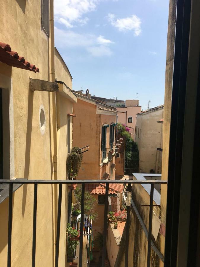 Casa Flo Con Terrazza E Ascensore Salerno Exteriör bild